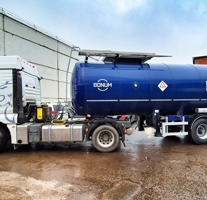 Грузовой автомобиль с прицепом на техосмотре в СВАО